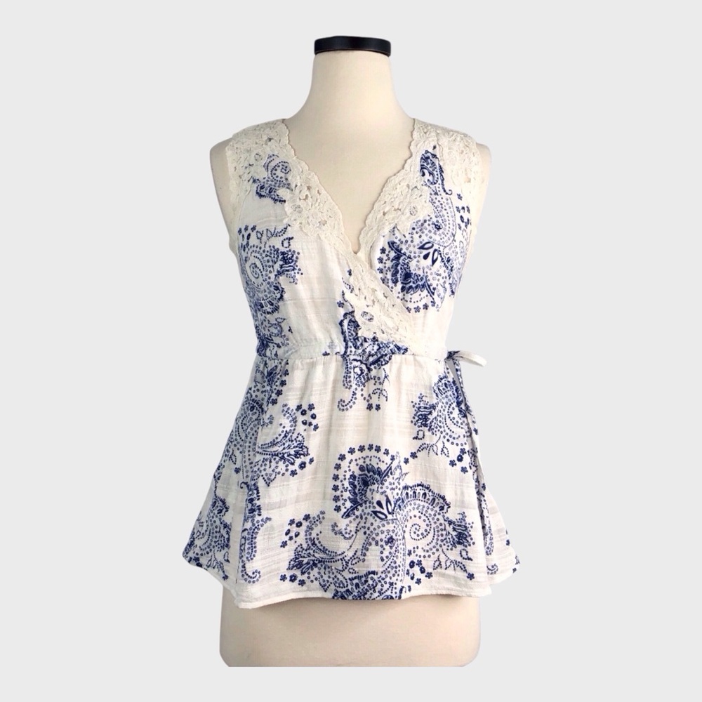 CAbi 5223‎ Veranda Printed Empire Waist Top
